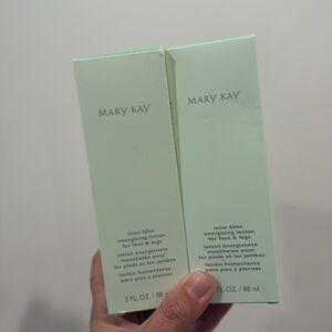 Mary Kay Mint Bliss Energizing Lotion for feet and legs Set of 2